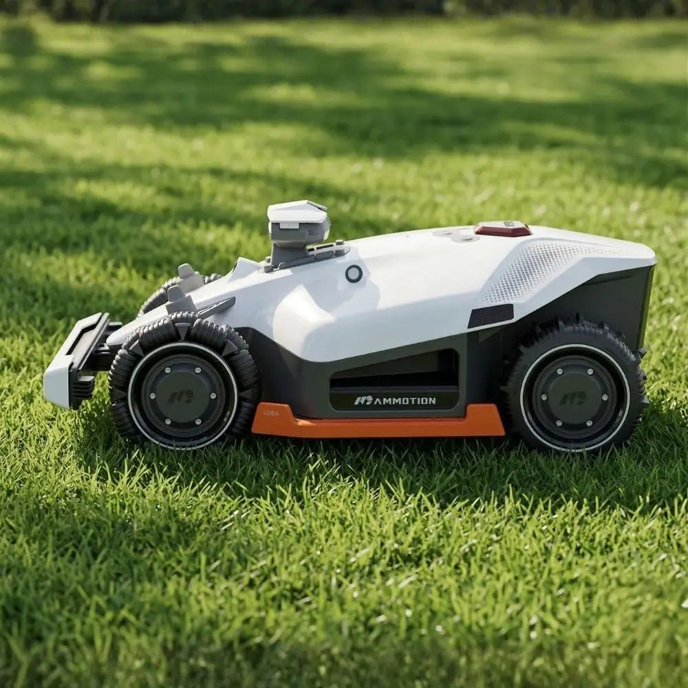 Robot tondeuse Mammotion LUBA 2X AWD vue de côté avec traction intégrale 4WD